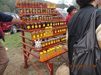 targul de la Negreni 2012 025.JPG